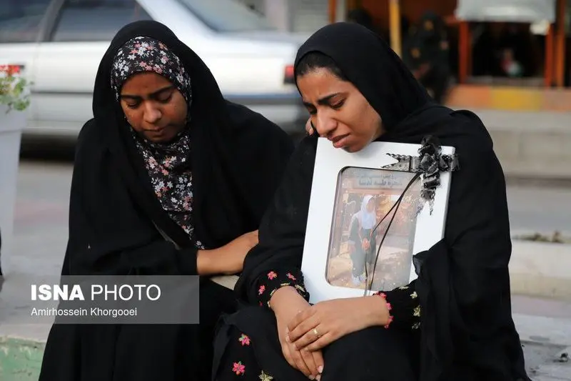 مراسم تشییع پیکر پاک دانش‌آموزان شهید میناب3
