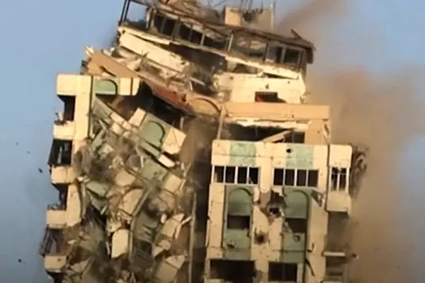 ببینید؛ لحظه انهدام برج مکه، بلندترین ساختمان غزه