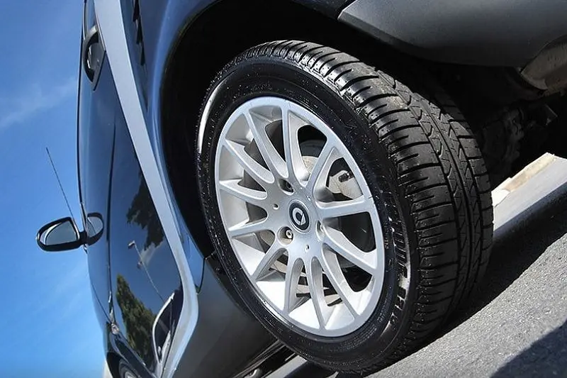 تفاوت قیمت لاستیک دولتی و آزاد برای ماشین‌های ایرانی مشخص شد