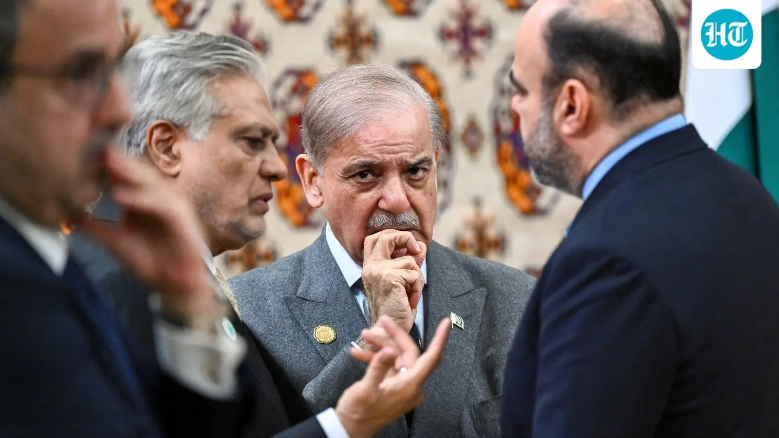 نخست‌وزیر پاکستان پس از انتظار طولانی وارد جلسه پوتین و اردوغان شد