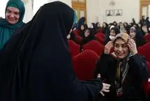 تصاویر؛ عراقچی و همسرش در مراسم میلاد حضرت زهرا(س)  