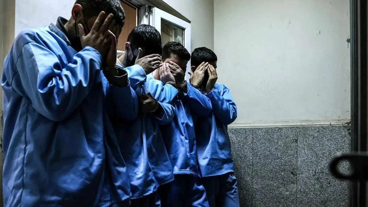 لحظه دستگیری گروه کلاهبرداری تلگرامی 
