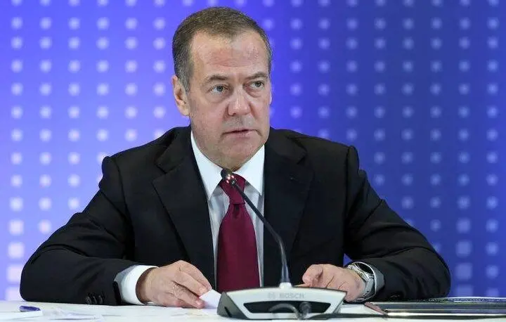 دیمیتری مدودف: دخالت‌های آمریکا در ایران اشتباهی راهبردی است