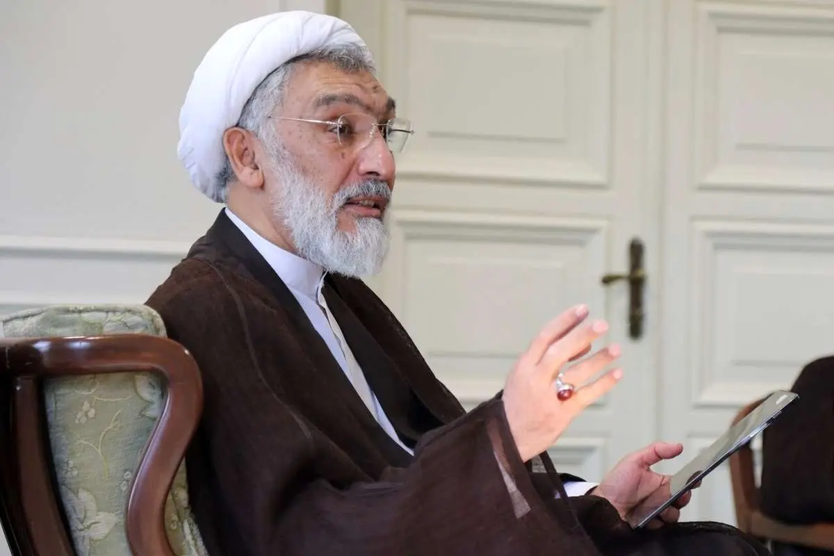 تعبیر پورمحمدی از شخصیت ترامپ: وی یک، غلومی است که زور، پول و شاخ دارد