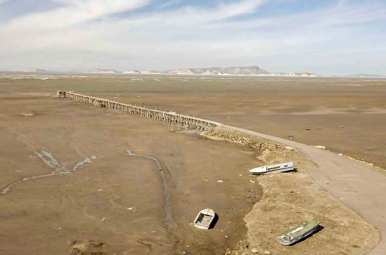 در آمریکا وزارت آب نداریم، مردم در مدیریت آب دخالت دارند