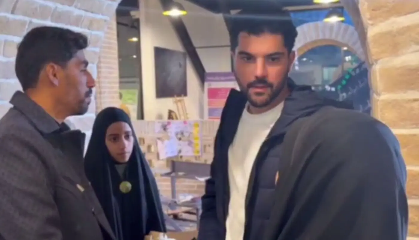 دیدار سینا مهراد با خانواده دانش‌آموزان میناب