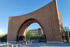 محمود صادقی: پزشکیان قرار بود پادگان را به دانشگاه تبدیل کند نه برعکس