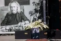 تصاویر؛ تشییع پیکر «واحد خاکدان» هنرمند نقاش