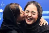 خنده‌های فریبا نادری و نرگس محمدی در حاشیه جشنواره فیلم شهر