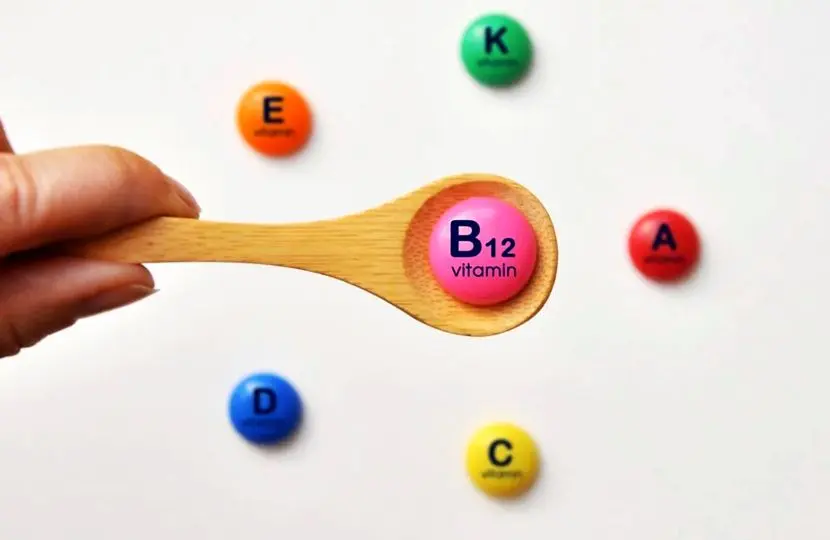 علائم کمبود ویتامین B۱۲ کدام است؟