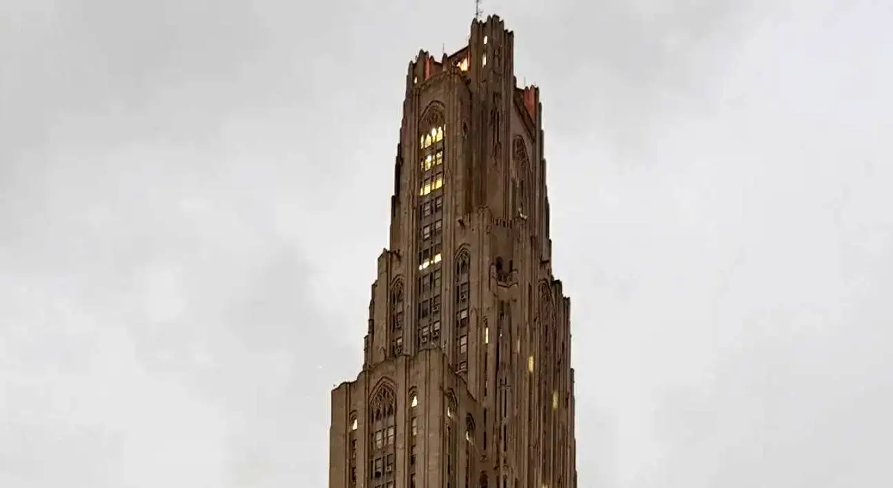 کلیسای جامعه دانشگاه پیتسبورگ، از برجسته‌ترین سازه‌های آموزشی جهان 