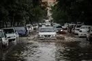 سیلاب در کرج خودروها را با خود برد