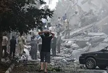 لحظه زنده خارج کردن دو نفر از زیر آوار در تهران