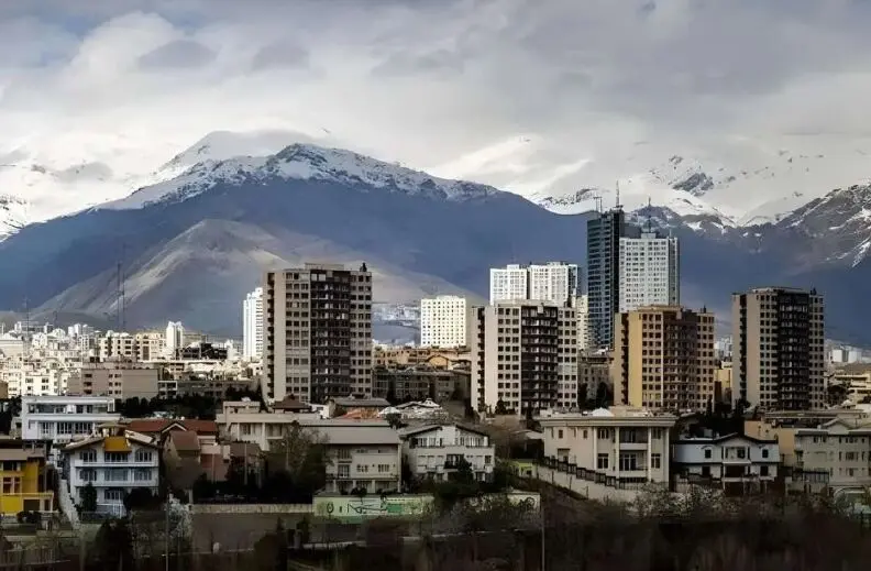 بیش از 2 دهه است مشکل زیرساخت مسکن داریم / شهرک هایی بدون مدرسه و خدمات بهداشت ساخته ایم / مگر می شود به مردم گفت حق ندارید به تهران بیایید؟
