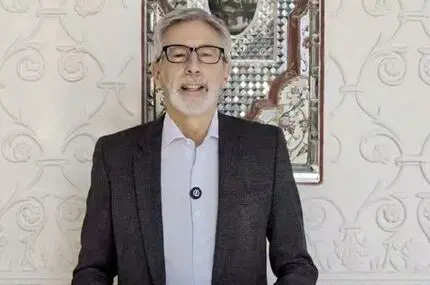 حافظ خوانی سفیر فرانسه در ایران