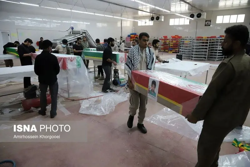 مراسم تشییع پیکر پاک دانش‌آموزان شهید میناب5