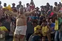 جنجال رقص هوادار فوتبال با لباس زیر؛ طلاق و زندان!