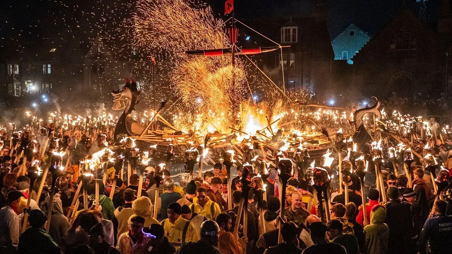 برگزاری جشنواره آتشین وایکینگ‌ها