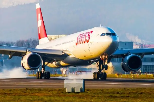 فرود ناموفق و اوج‌گیری ناگهانی هواپیمای بوئینگ در فرودگاه زوریخ