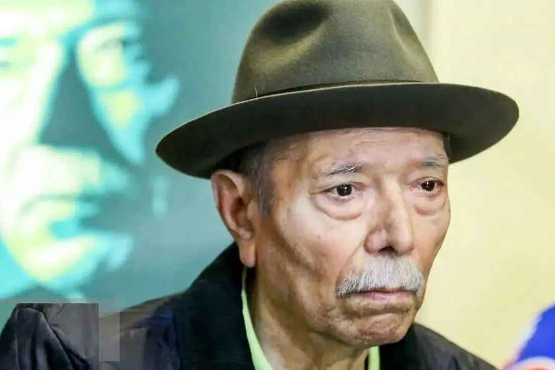 «علی نصیریان» در 40 سالگی در کنار «فروزان» و «سعید کنگرانی» پای دیگ غذا 