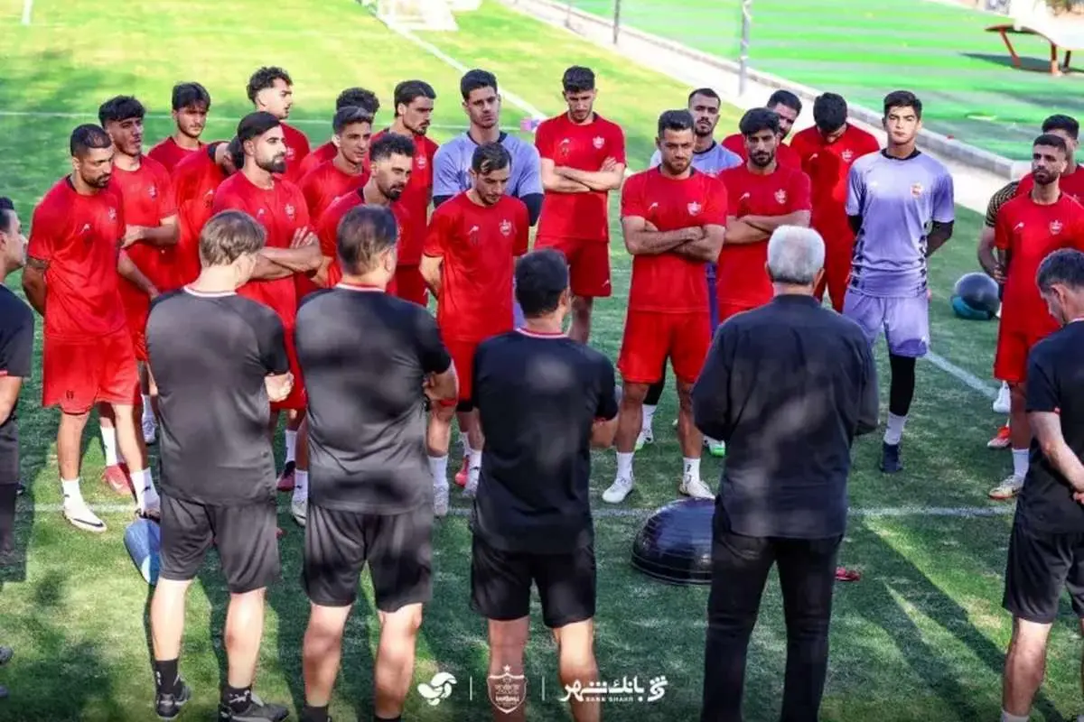 مصدومیت و غیبت ۲ ستاره پرسپولیس قبل از بازی با چادرملو 