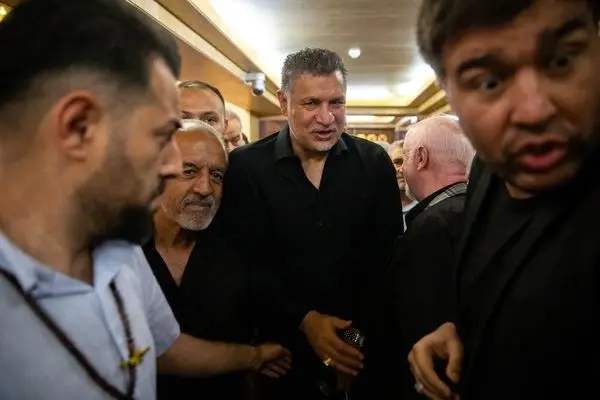 تصاویر؛ از علی دایی تا عادل فردوسی‌پور در مراسم ختم داریوش مصطفوی 
