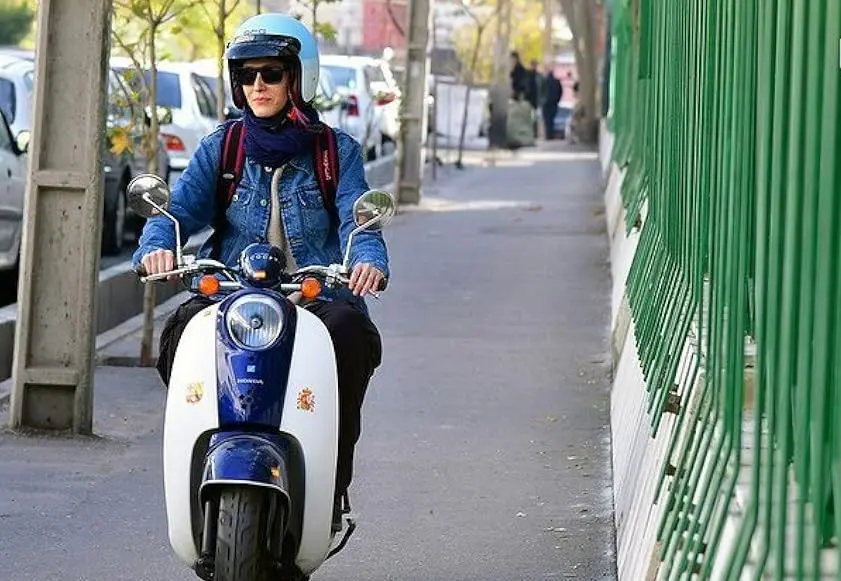 بیمه اجباری برای بانوان موتورسوار