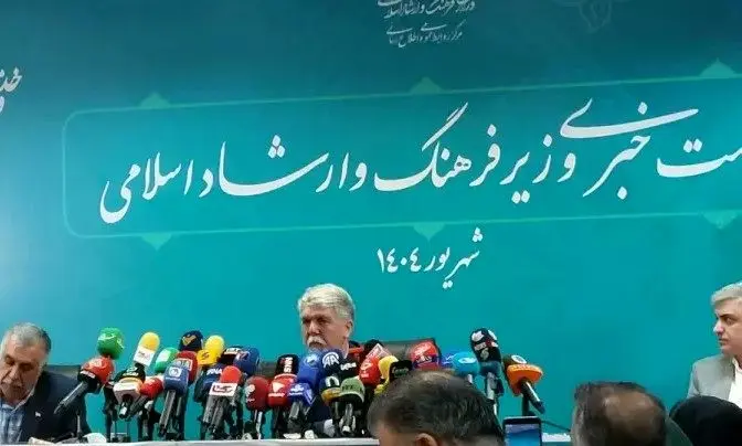 قطعی برق در نشست خبری عباس صالحی، وزیر فرهنگ و ارشاد