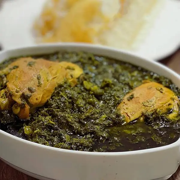 طرز تهیه خورش مرغ و جعفری؛ طعم خاص و خوشمزه 