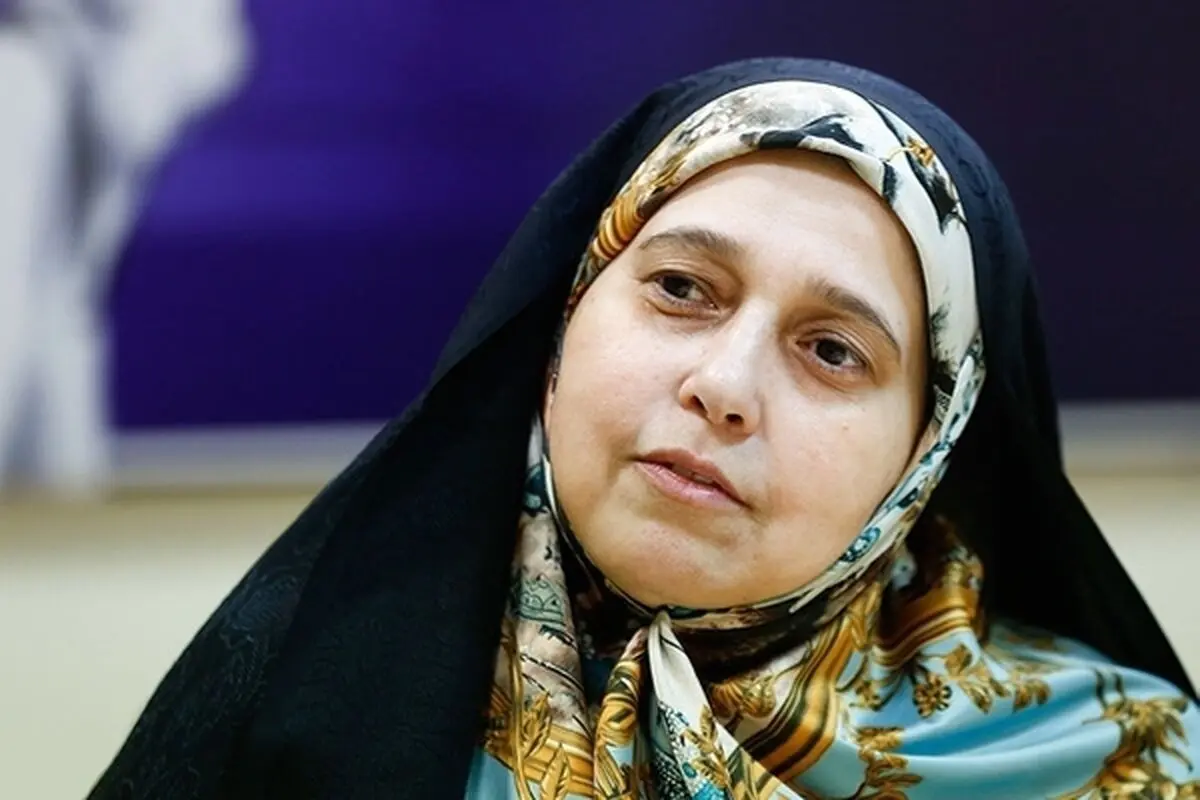 پروانه سلحشوری: مذاکره را «گوساله‌پرستی» می‌نامند، ‏وطن را «آغل» 
