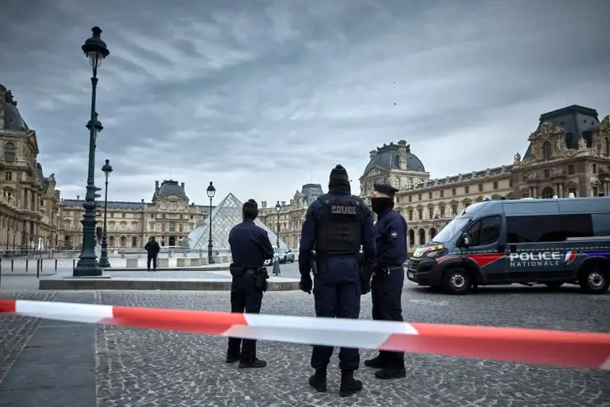 وقتی دزد به شاه دزد زد!