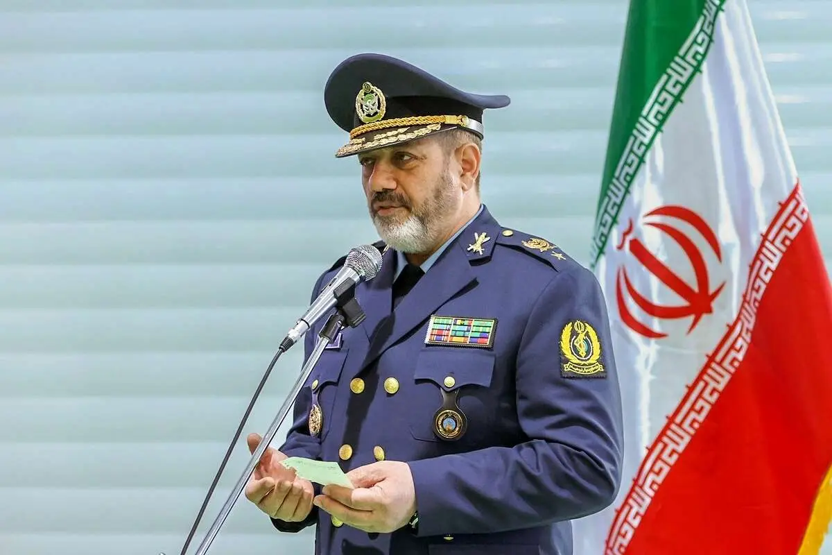 وزیر دفاع هشدار داد: تمام پایگاههای آمریکا در دسترس ماست
