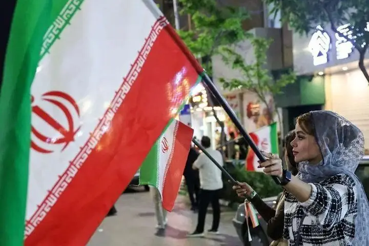 تولیت آستان قدس رضوی : به خانم‌های بدحجاب در تجمعات خوش‎آمد بگویید