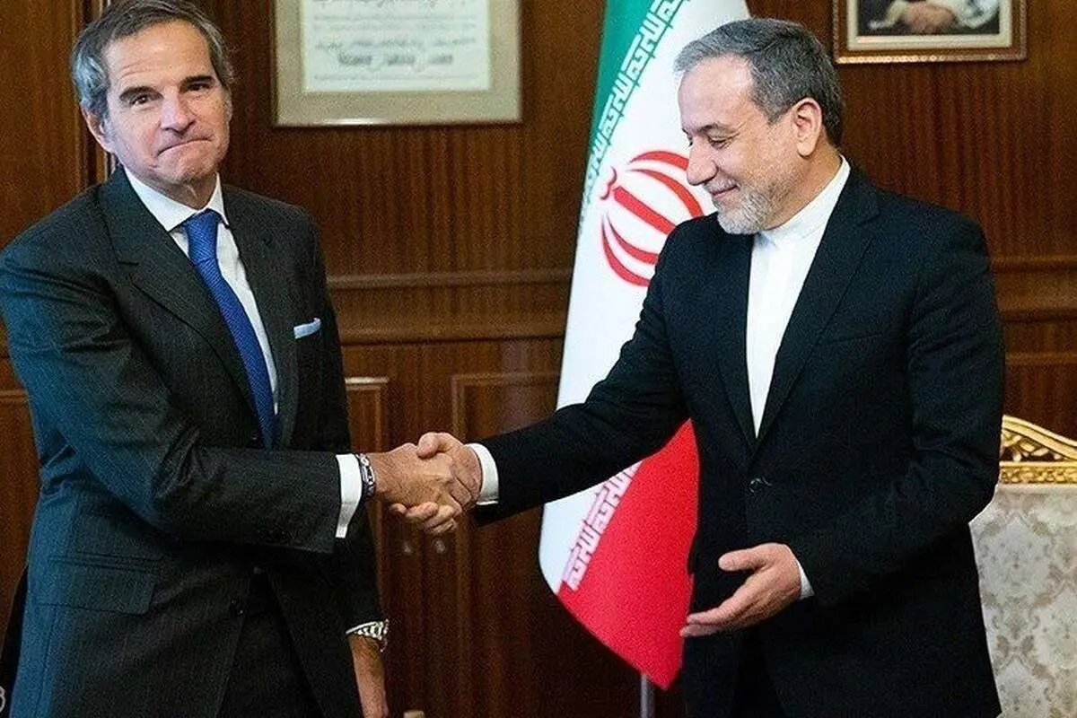 لبخند عراقچی به چهره درهم گروسی