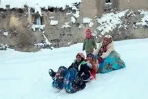 تصاویر؛ برف شادی را به اهر بازگرداند