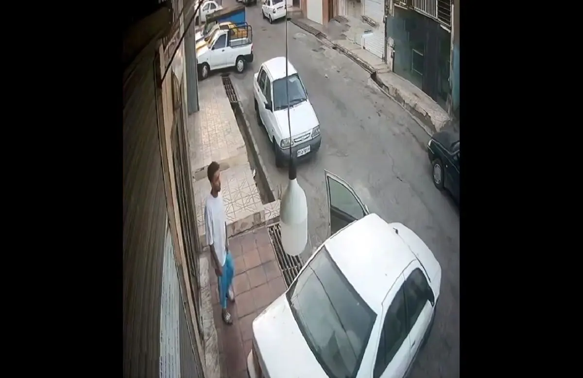 ببینید؛ سرقت عجیب یک لامپ در اسلامشهر