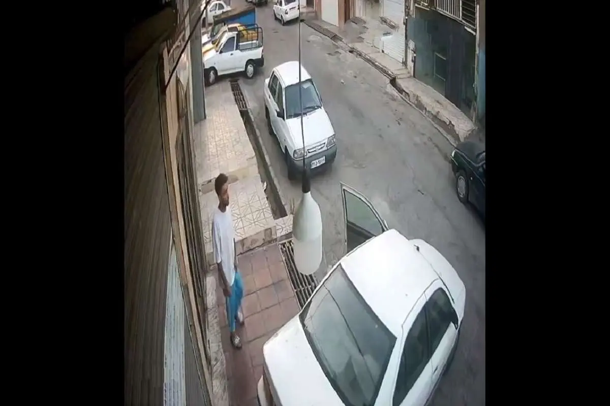 ببینید؛ سرقت عجیب یک لامپ در اسلامشهر