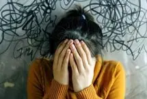 ۷ خوراکی و نوشیدنی مؤثر برای آرام‌کردن اضطراب