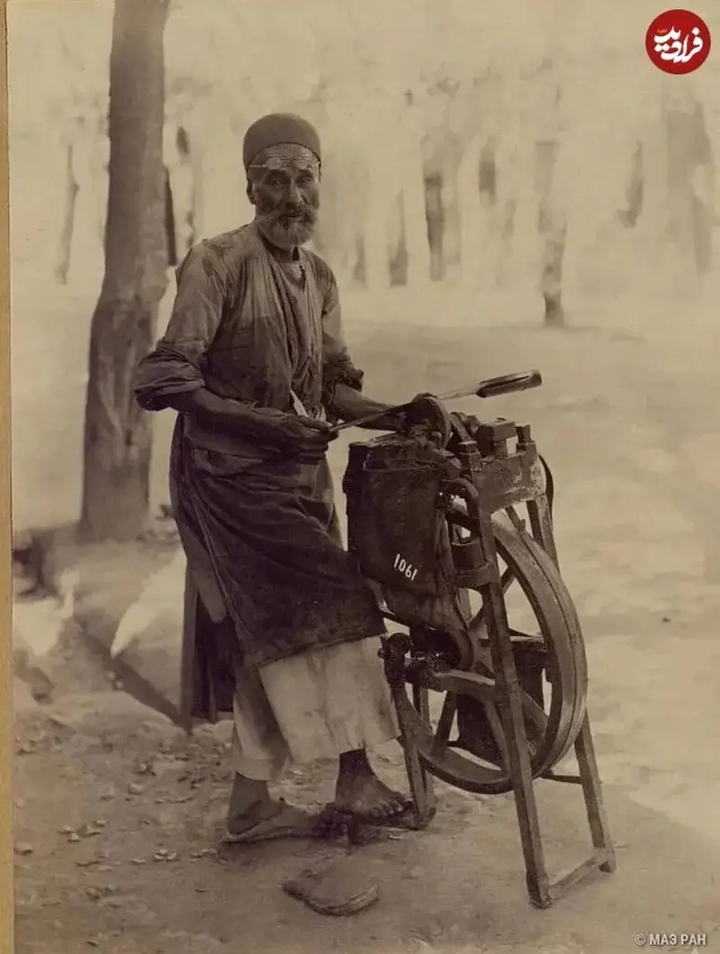 مرد چاقوتیزکن