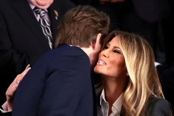 تصاویر؛ حاشیه‌هایی از سخنرانی ترامپ در کنگره