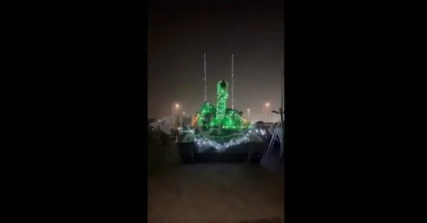 رونمایی از  تانک کریسمسی ارتش لهستان