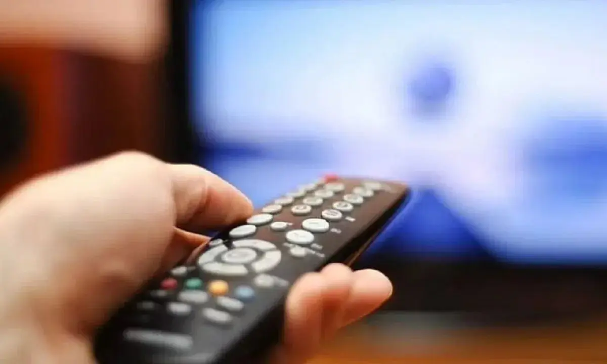 صداوسیما با کیست؟ 
