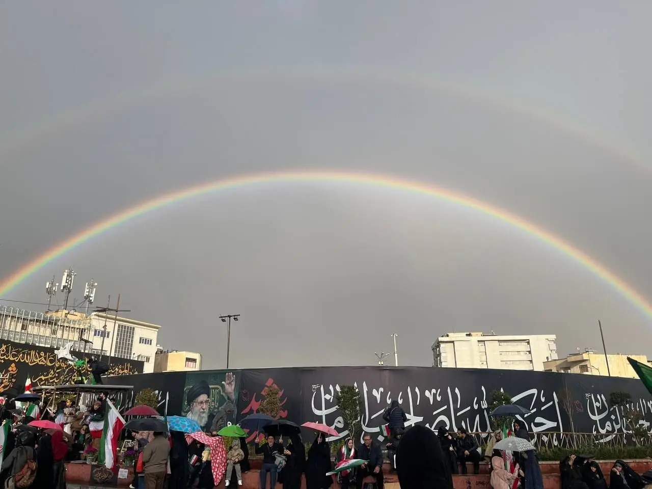 تصویری عجیب از آسمان تهران دقایقی پیش از تحویل سال