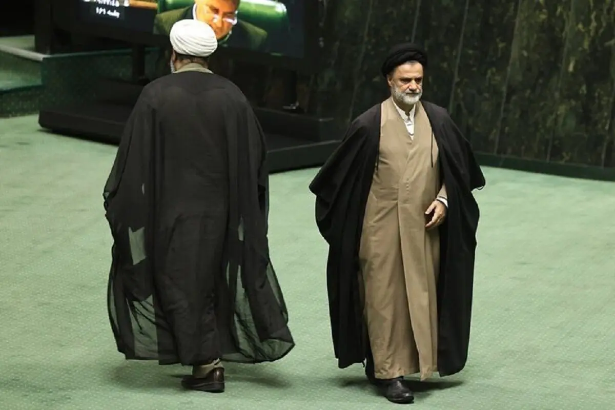 ناراحتی سایت نزدیک به جلیلی از حذف نبویان از کمیسیون امنیت ملی/ دیکتاتوری تفاهم‌نامه بود