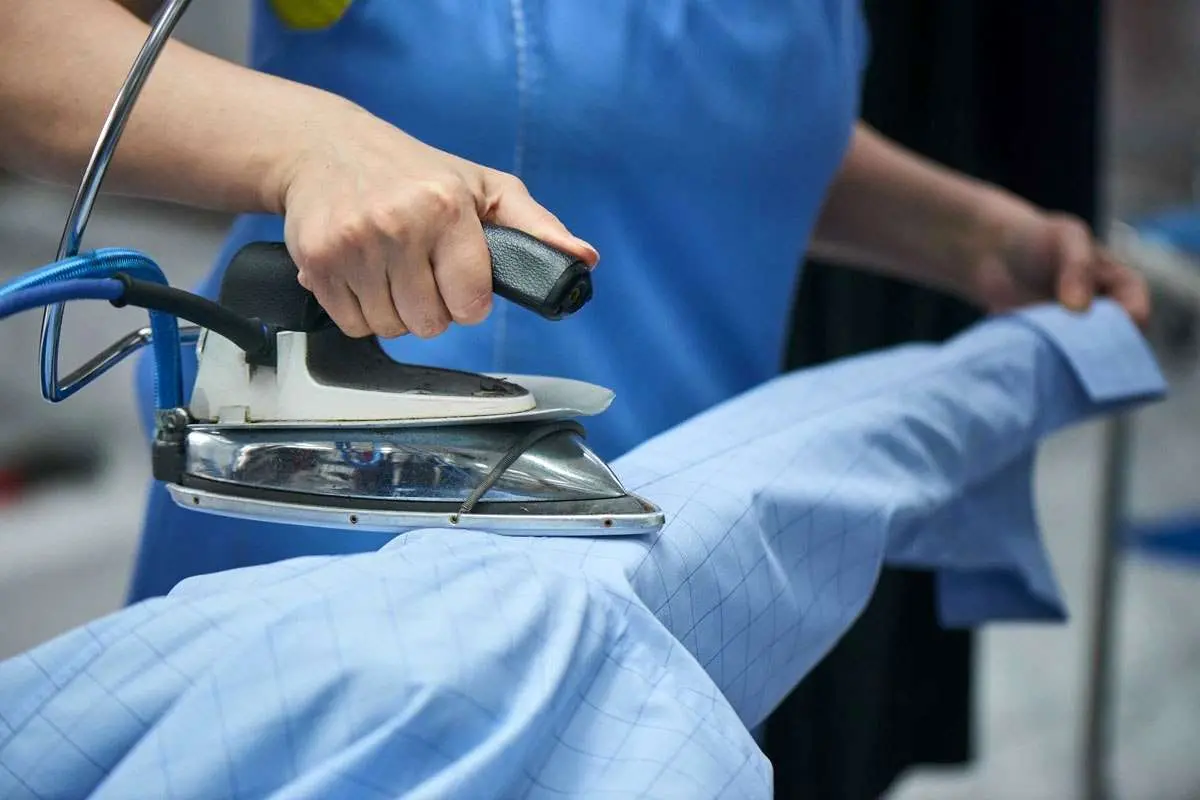 مقایسه قیمت اتو مخزن دار سیلتر 3.5 لیتری اصل ترک با مونتاژ ایران