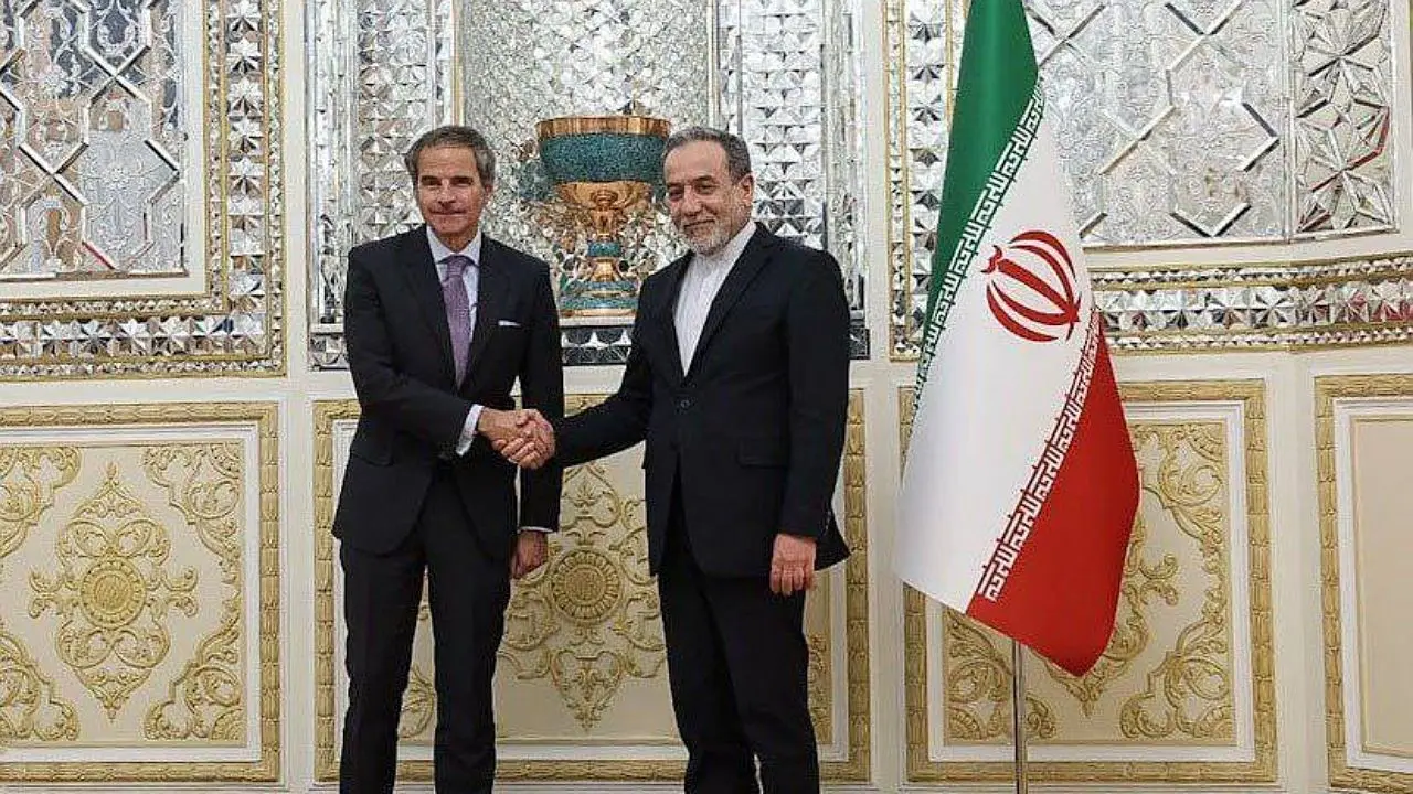 گفت‌وگوی تلفنی مدیرکل آژانس با وزیر امور خارجه