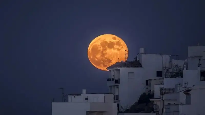 ماه سیاه