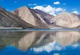 یخ‌زدگی رویایی دریاچه پنگونگ؛ آینه‌ای در برابر هیمالیا
