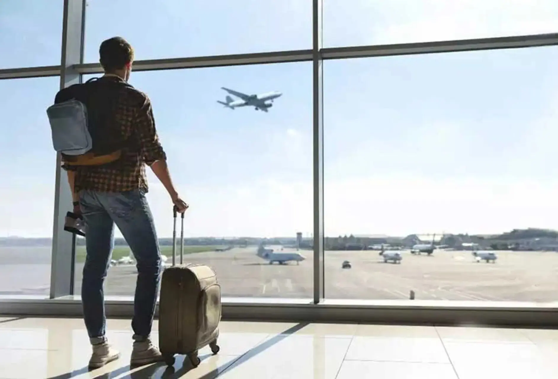 فقط یک‌ششم آژانس‌های مسافرتی فعال‌اند؛ گردشگری زیر فشار جنگ و گرانی