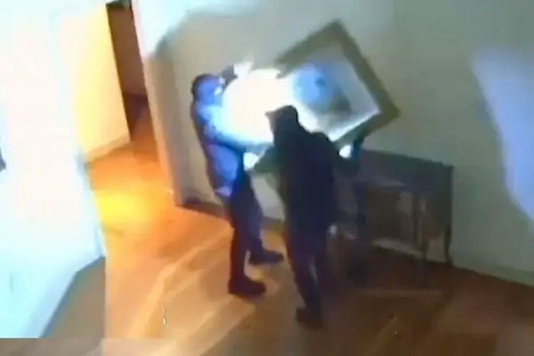 لحظه سرقت آثار هنری ۹ میلیون یورویی از موزه ایتالیا